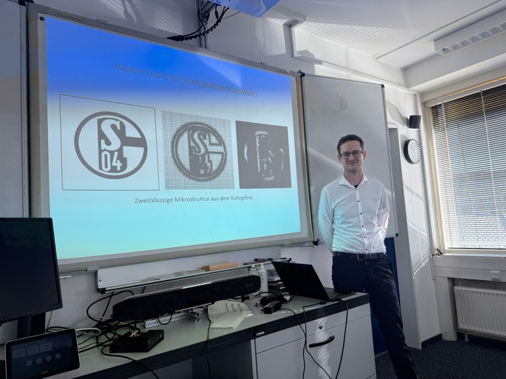 Andreas Fischer passes PhD exam, Siegen